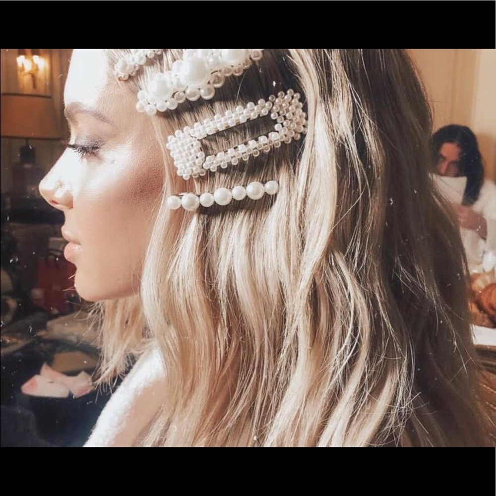 Pearl Snap Close Hair Barrette